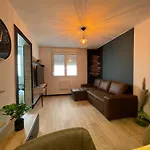 The 8 Apartament *