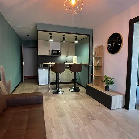 Apartament The 8 *