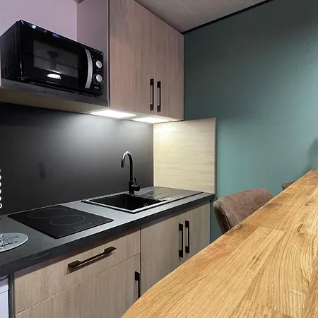Apartament The 8 *